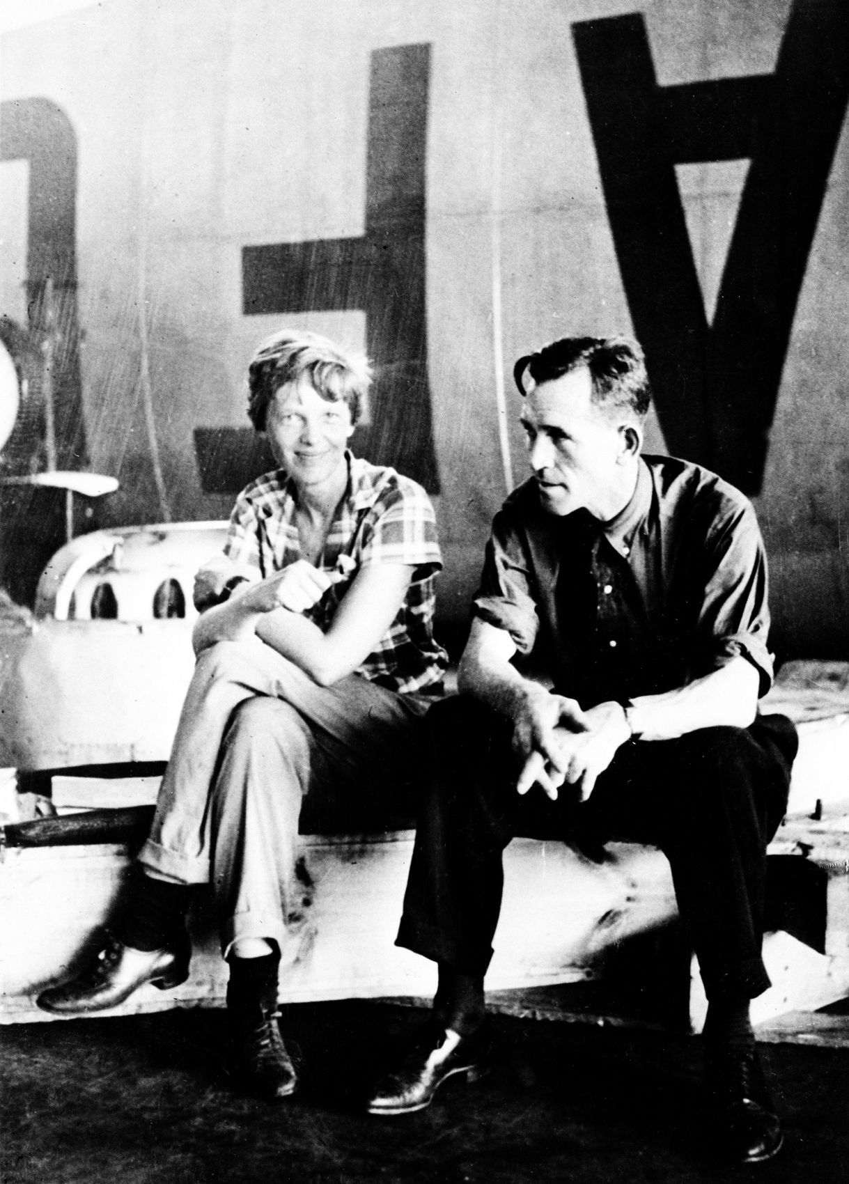 1937: Amelia Earhart
